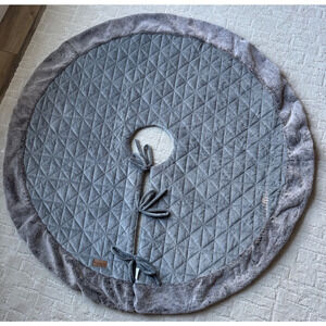 Koolaburra UGG Jasper Christmas Tree Skirt 52" Gray Faux Fur Holidays